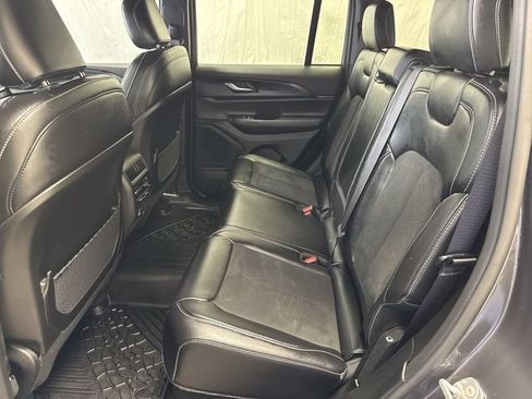 Used 2024 Jeep Grand Cherokee Altitude AWD/4WD image 12