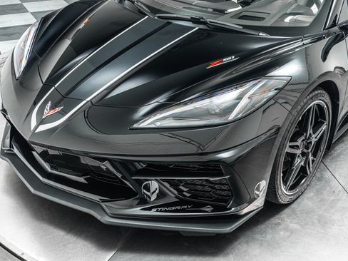 Used 2025 Chevrolet Corvette Stingray Preferred Conv w/ Chrome Exterior Badge Package RWD image 19