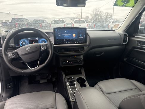 Used 2025 Ford Bronco Sport Badlands image 15