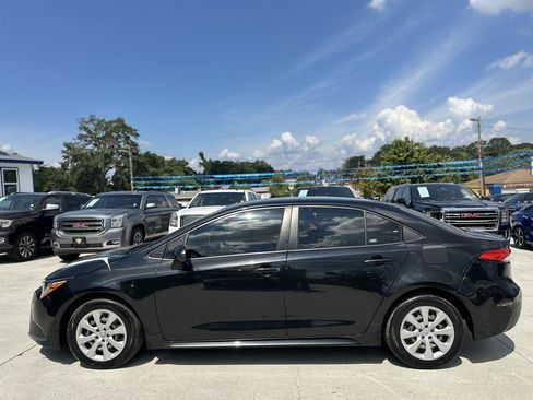Used 2021 Toyota Corolla LE FWD image 4