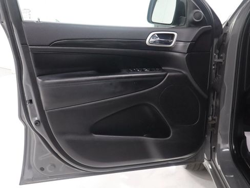 Used 2020 Jeep Grand Cherokee Altitude AWD/4WD image 11
