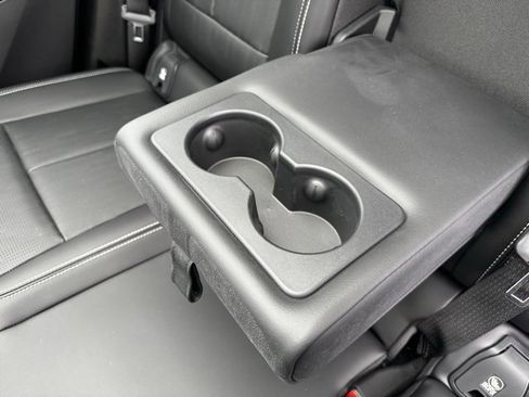 New 2025 Cadillac Lyriq Luxury image 8