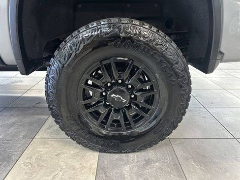 Used 2025 Chevrolet Silverado 2500 ZR2 w/ Technology Package AWD/4WD image 7