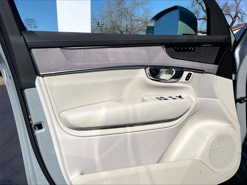 New 2026 Volvo XC90 T8 Ultra w/ Protection Package Premier image 24