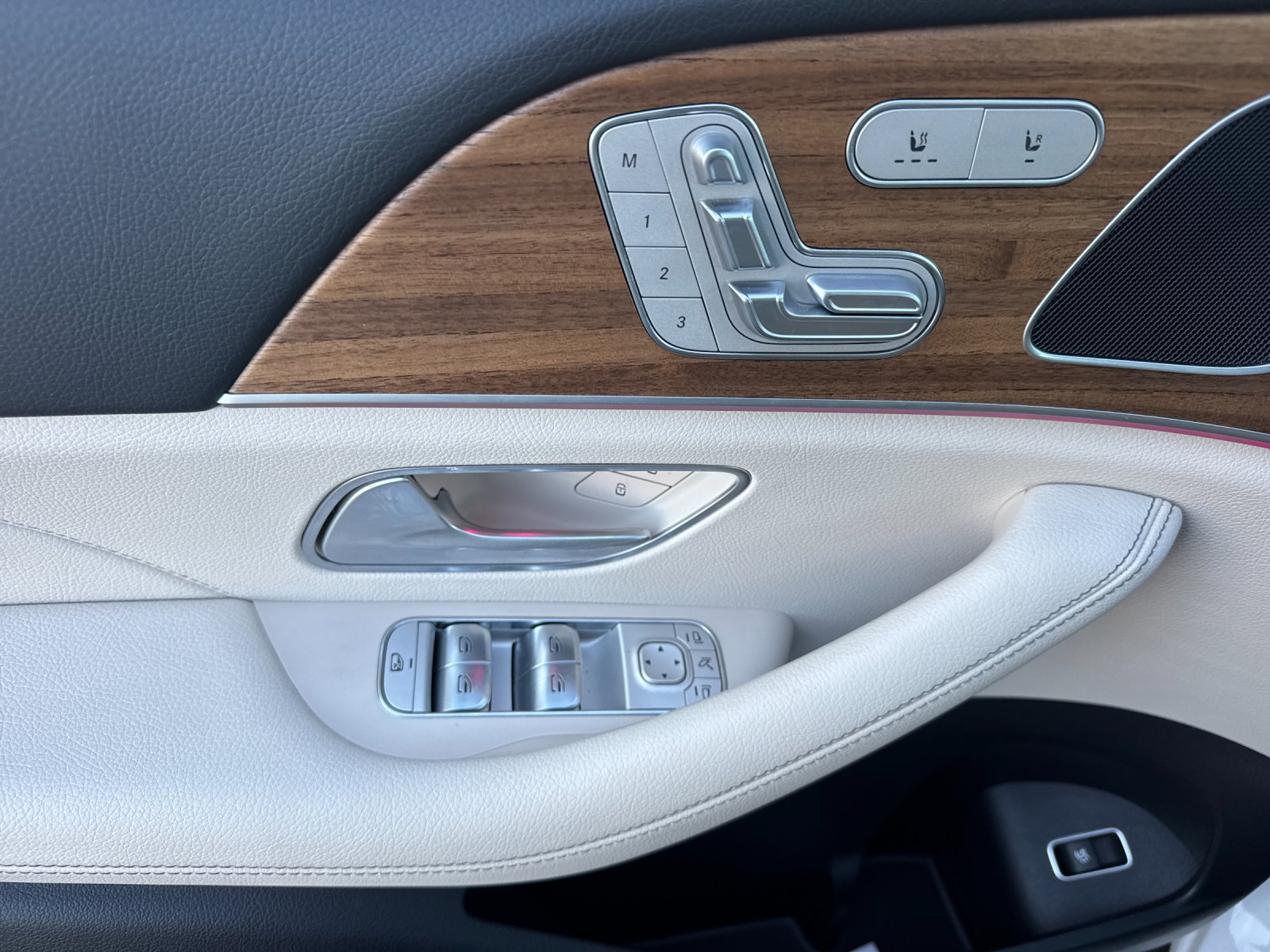 Certified 2026 Mercedes-Benz GLE 350 4MATIC image 11