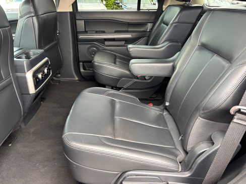 Used 2024 Ford Expedition XLT AWD/4WD image 14