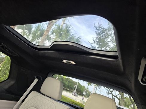 Certified 2024 BMW X7 xDrive40i w/ M Sport Package image 18