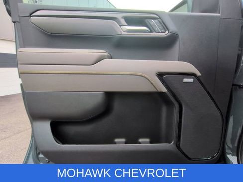 Used 2025 Chevrolet Silverado 1500 ZR2 w/ Technology Package image 24