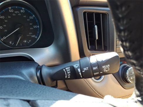 Used 2018 Toyota RAV4 Limited image 22