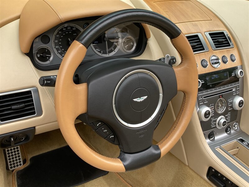 Used 2011 Aston Martin DB9 Volante RWD image 20