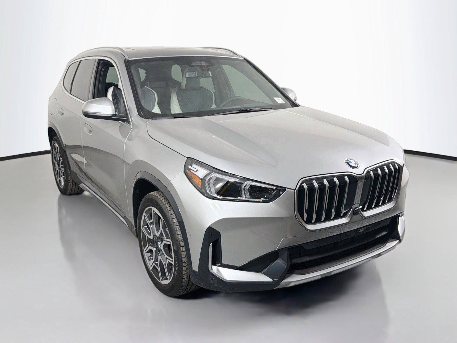 New 2027 BMW X1 xDrive28i AWD/4WD image 3