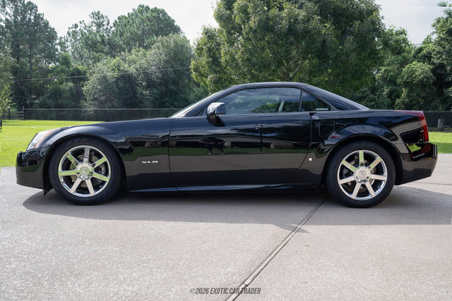 Used 2006 Cadillac XLR RWD image 15