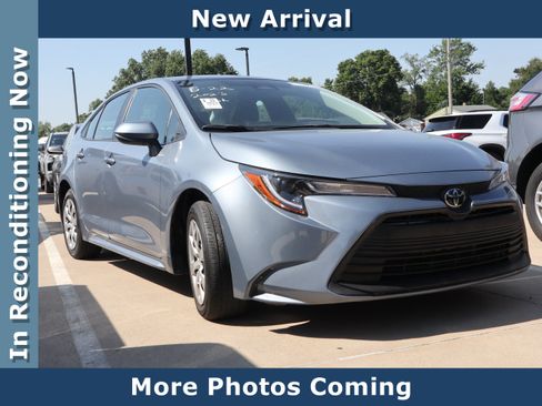 Used 2023 Toyota Corolla LE FWD image 1