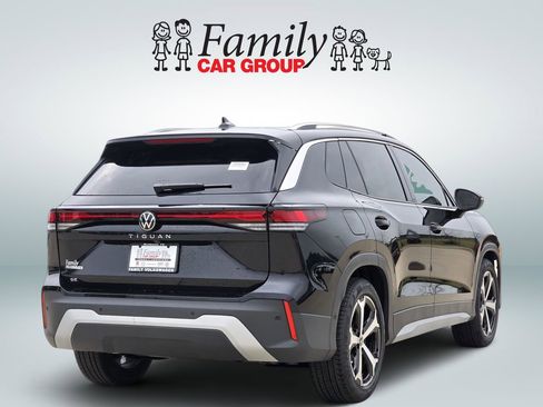 New 2026 Volkswagen Tiguan SE FWD image 4