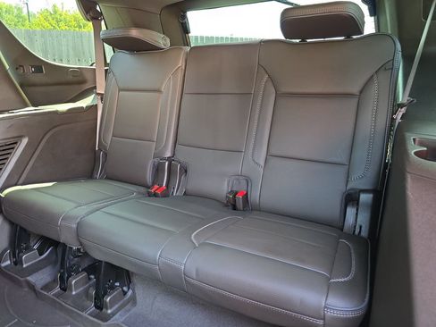 Used 2023 GMC Yukon Denali RWD image 12