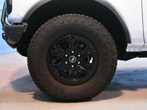 Used 2022 Ford Bronco Wildtrak image 24