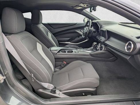Used 2017 Chevrolet Camaro LT RWD image 19