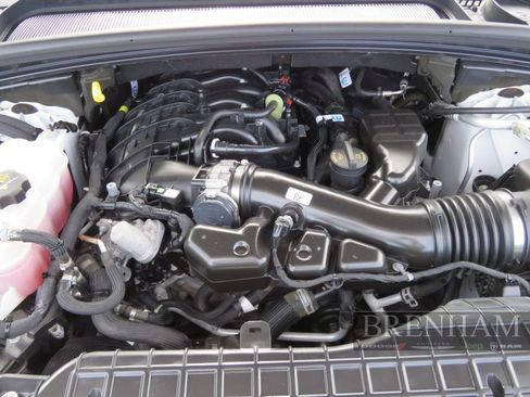 Used 2023 Jeep Grand Cherokee L Laredo image 12