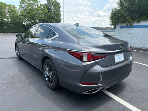 Used 2019 Lexus ES 350 w/ Premium Package FWD image 3