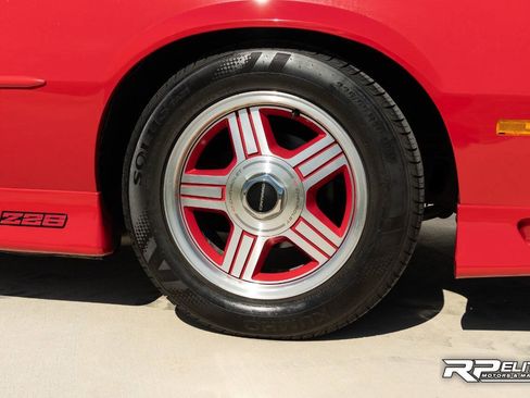 Used 1991 Chevrolet Camaro Z28 RWD image 20