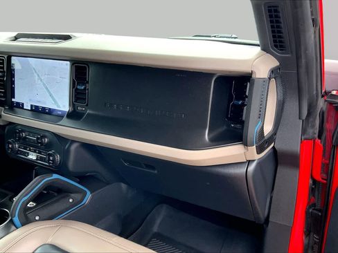 Used 2023 Ford Bronco Wildtrak AWD/4WD image 19