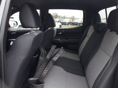 Used 2023 Toyota Tacoma TRD Off-Road image 13