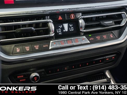 Used 2021 BMW M4 Competition w/ M Carbon Exterior Package RWD image 39