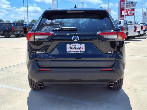 Certified 2023 Toyota RAV4 XLE Premium FWD image 7