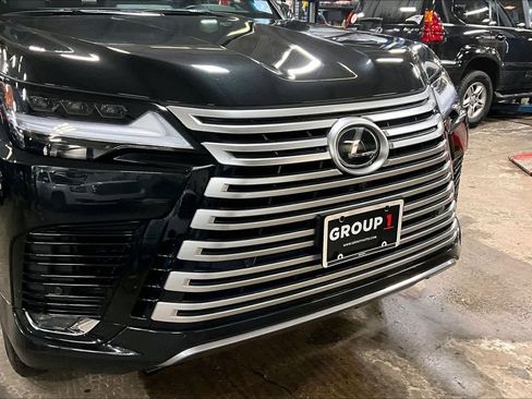 Used 2025 Lexus LX 600 4WD w/ Luxury Package image 28