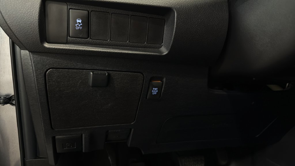 Used 2019 Toyota Sienna SE AWD/4WD image 39