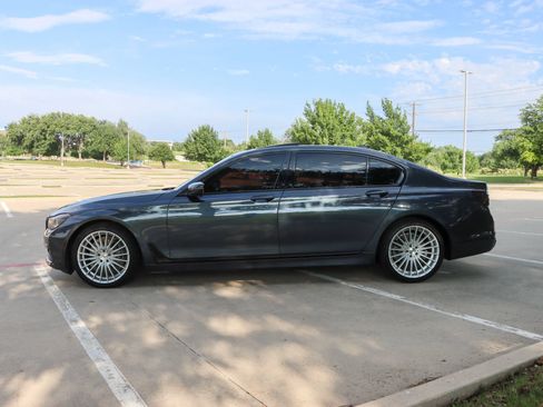 Used 2018 BMW 740i RWD image 4