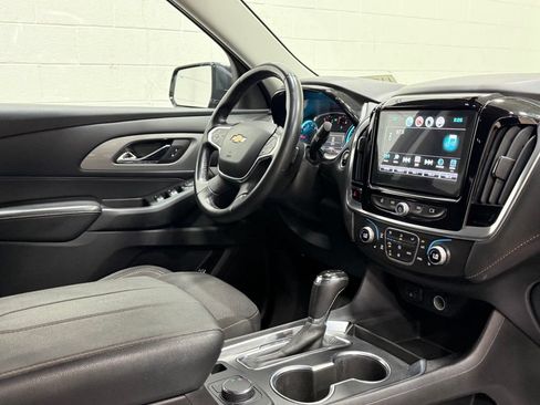 Used 2018 Chevrolet Traverse LT FWD image 39