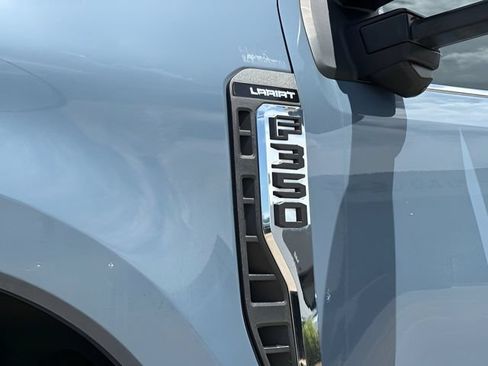 Used 2023 Ford F350 Lariat w/ Lariat Ultimate Package AWD/4WD image 4