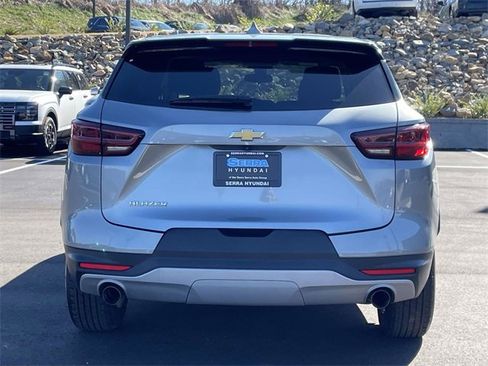 Used 2025 Chevrolet Blazer LT image 4