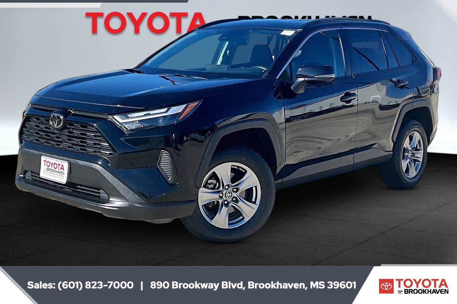 Used 2024 Toyota RAV4 XLE FWD image 10