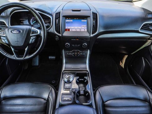Used 2019 Ford Edge SEL w/ Equipment Group 201A AWD/4WD image 24