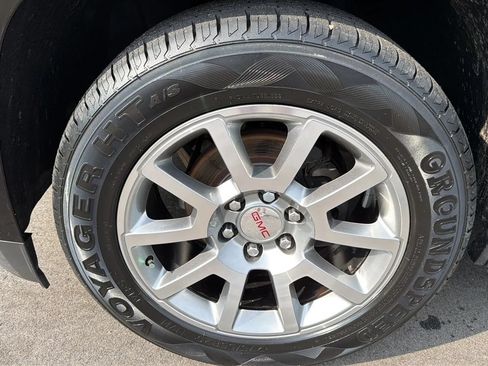 Used 2015 GMC Yukon Denali RWD image 13