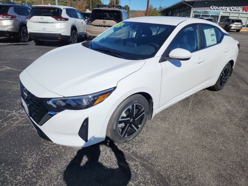 New 2025 Nissan Sentra SV image 4