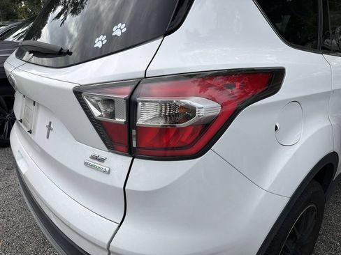Used 2017 Ford Escape SE FWD image 9