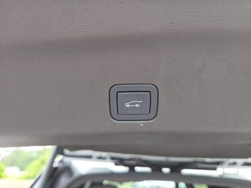 Used 2024 GMC Yukon Denali AWD/4WD image 26