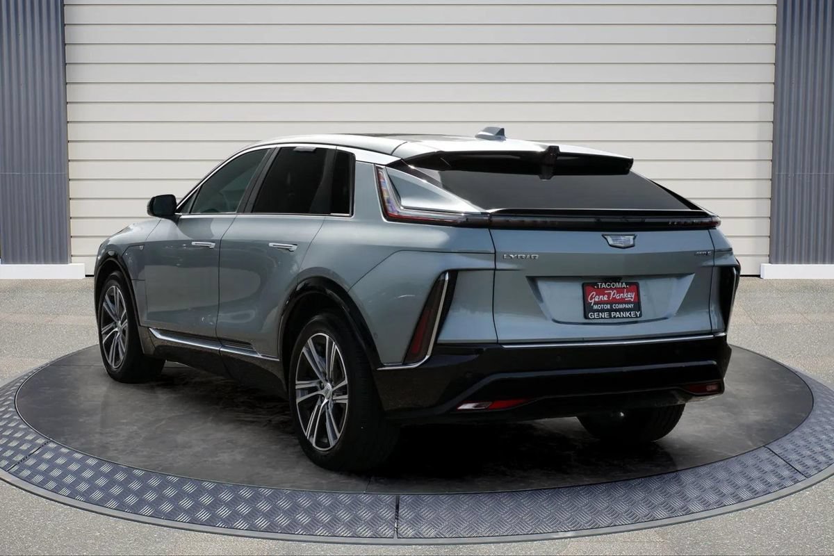 Used 2024 Cadillac Lyriq Luxury RWD image 5