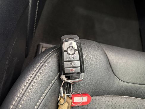 Used 2022 Ford Mustang GT Premium w/ GT Performance Package RWD image 15