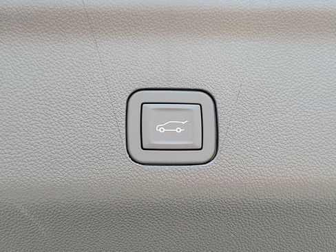 New 2026 GMC Yukon XL AT4 w/ AT4 Premium Plus Package AWD/4WD image 7