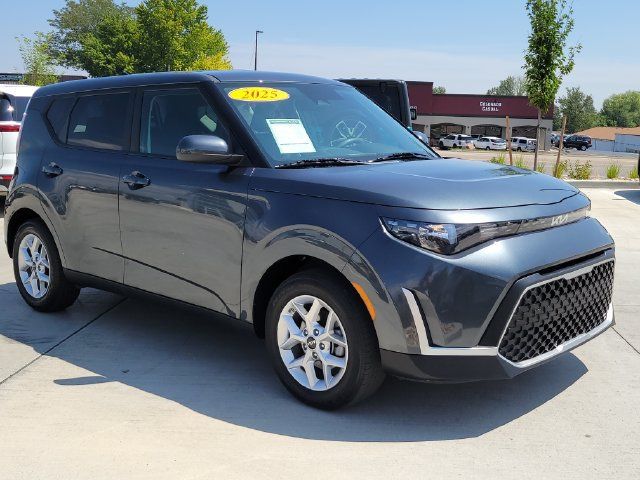 Certified 2025 Kia Soul LX w/ LX Technology Package FWD image 6