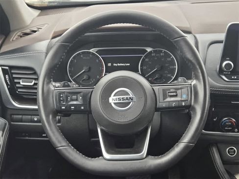 Used 2023 Nissan Rogue SV image 12