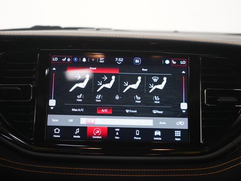Used 2023 Dodge Durango R/T w/ Hemi Orange Plus Package AWD/4WD image 19