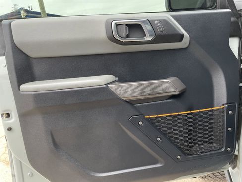 Used 2022 Ford Bronco Badlands image 24