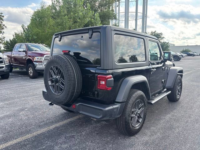 Used 2025 Jeep Wrangler Sport AWD/4WD image 10