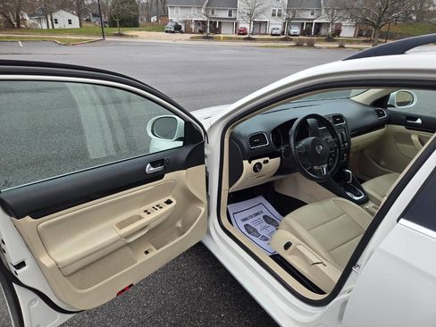 Used 2014 Volkswagen Jetta SE image 17