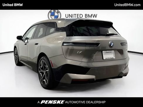 Used 2024 BMW iX xDrive50 w/ Premium Package AWD/4WD image 7